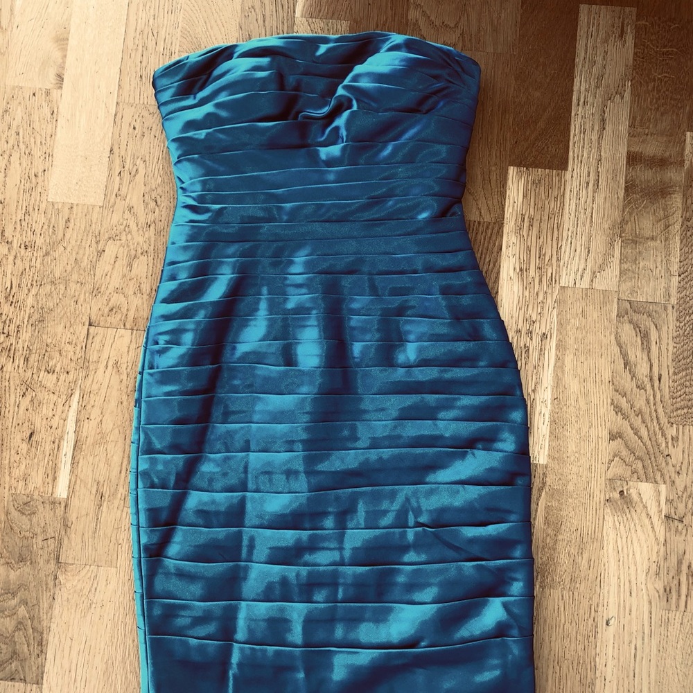 Strapless blue Adrianna Papell dress 6